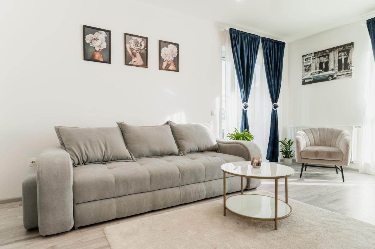 East Side Living & Terrace Apartment Brașov Exterior foto